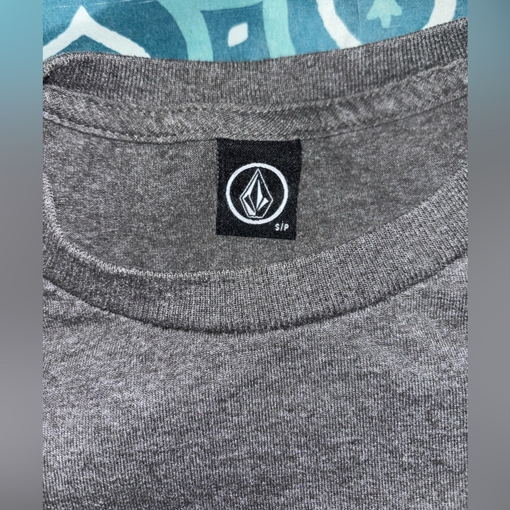 Men’s Volcom Tee - Picture 4 of 5